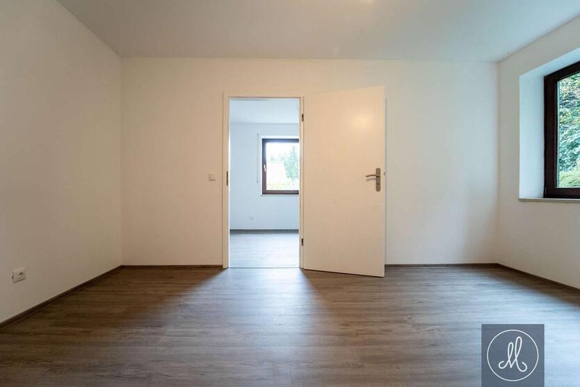 Renoviertes Architektenhaus mit Doppelgarage in bester Lage