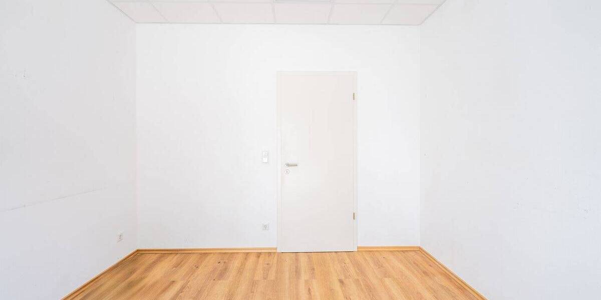Gewerbeobjekt Sünching - 4 Zimmer, 90 m&sup2;, 790&euro; | Angebot:26766556