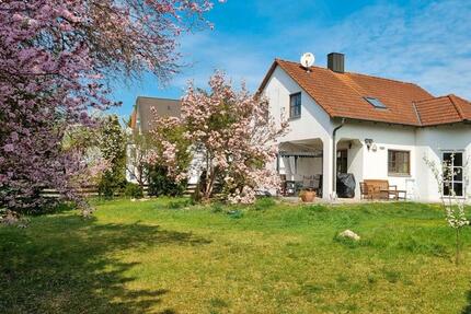 Haus Burglengenfeld - 6 Zimmer, 143 m&sup2;, 1.800&euro; | Angebot:26237549