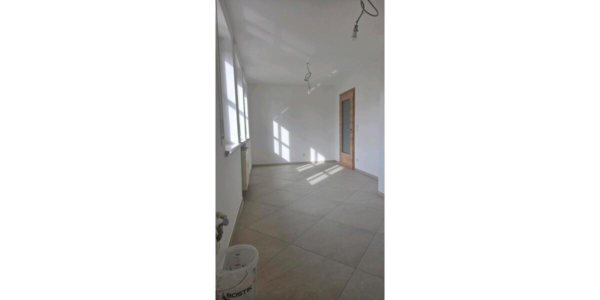 Dachgeschoßwohnung Hemau - 3 Zimmer, 120 m&sup2;, 1.140&euro; | Angebot:26357921