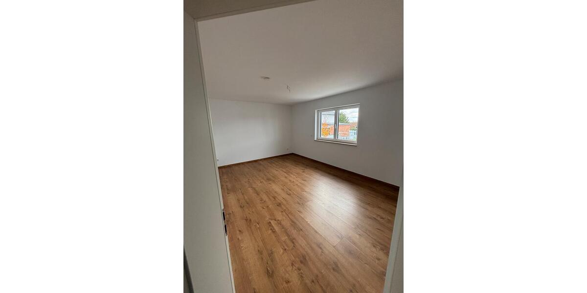 Etagenwohnung Bernhardswald - 4 Zimmer, 140 m&sup2;, 1.700&euro; | Angebot:26532743