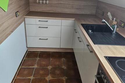 Großzügige Dachgeschoss-Wohnung in Schwandorf (Wattstraße)
