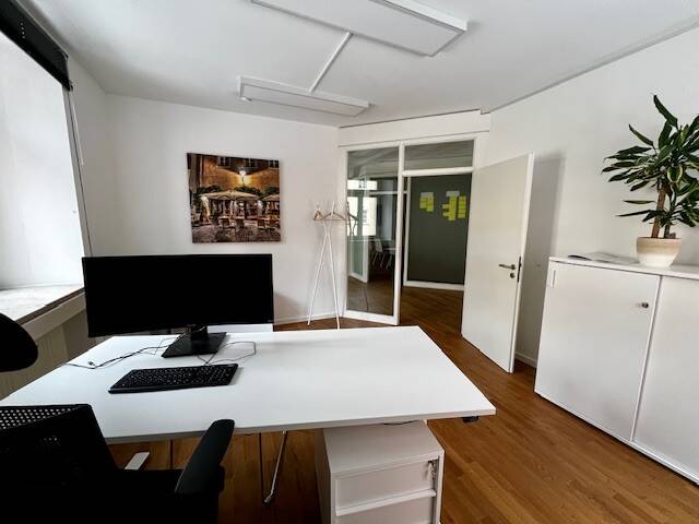 Gewerbeobjekt Regensburg Innenstadt - 6 Zimmer, 170 m&sup2;, 2.200&euro; | Angebot:26207460