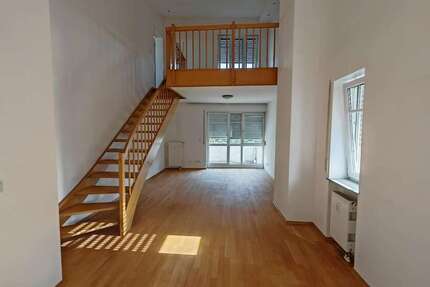 Wohnung zum Mieten in Regensburg 1.120 € 90 m²
