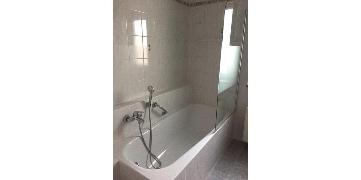 59qm Wohnung, Saal a.d.Donau, Küche Tiefgarage Bad mit Wanne 2 zimmer