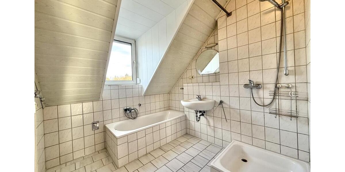 Dachgeschoßwohnung Thalmassing - 2 Zimmer, 67 m&sup2;, 540&euro; | Angebot:25924802