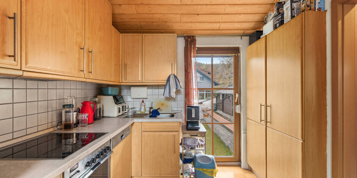 Einfamilienhaus Regenstauf - 8 Zimmer, 215 m&sup2;, 750.000&euro; | Angebot:26246318