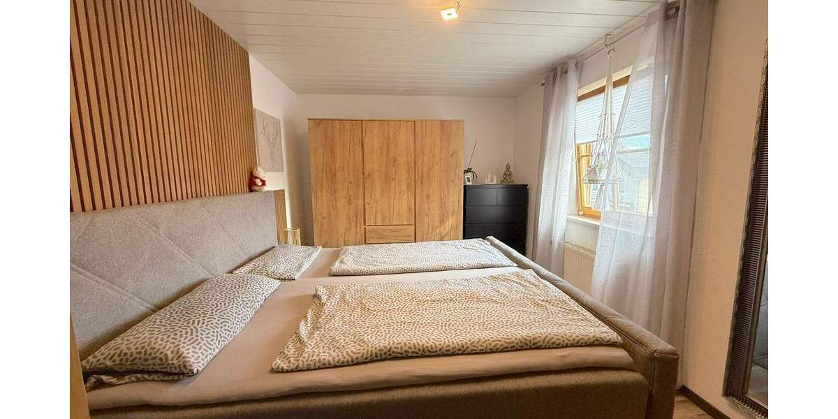 Doppelhaushälfte mit zwei Terrassen, Wintergarten und gepflegtem kleinem 6 zimmer