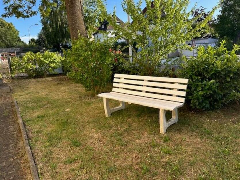 3 Zimmer + Kü + Bad incl. EBK und Gartenbenutzung 2erWG geeignet