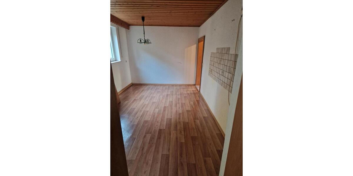 Erdgeschoßwohnung Wolfsegg - 3 Zimmer, 100 m&sup2;, 850&euro; | Angebot:26329474