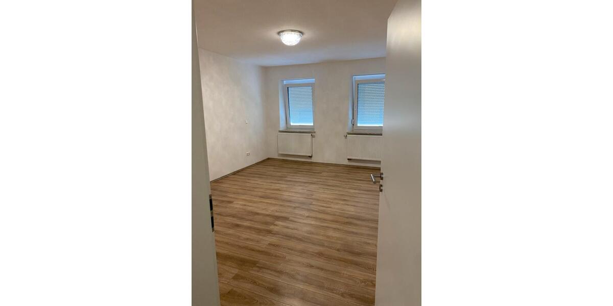 Etagenwohnung Burglengenfeld - 3 Zimmer, 85 m&sup2;, 890&euro; | Angebot:26698853