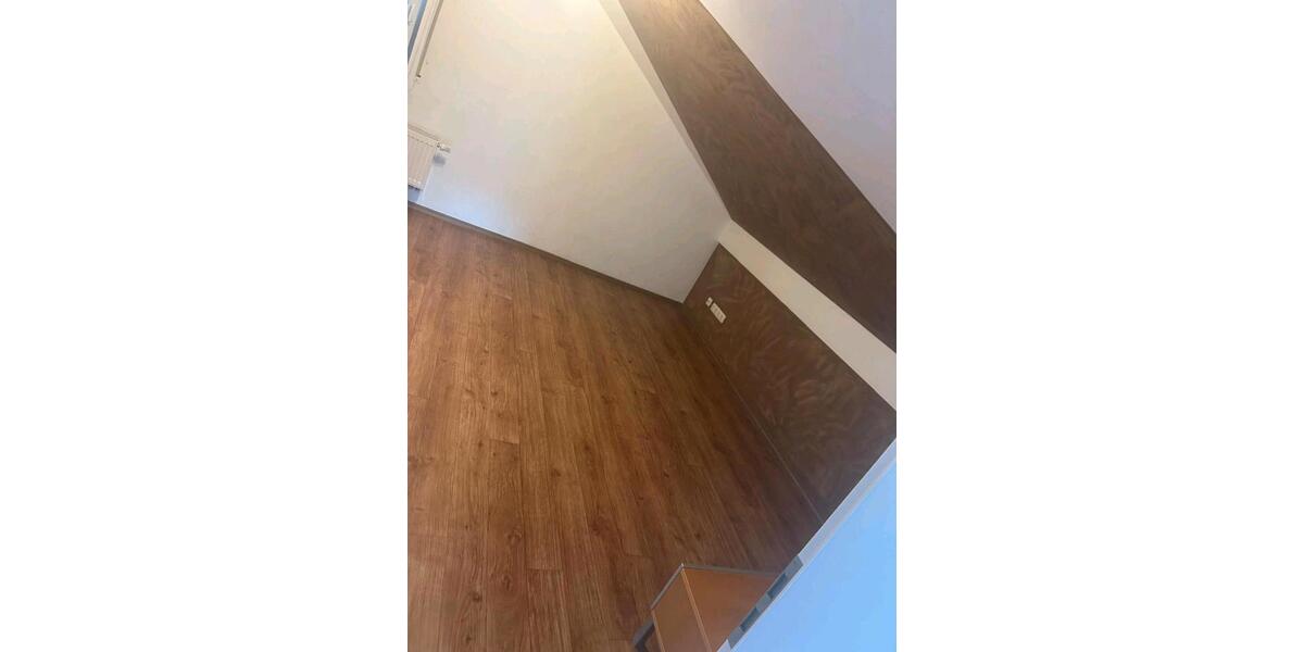 Dachgeschoßwohnung Teublitz - 3 Zimmer, 95 m&sup2;, 750&euro; | Angebot:26614943
