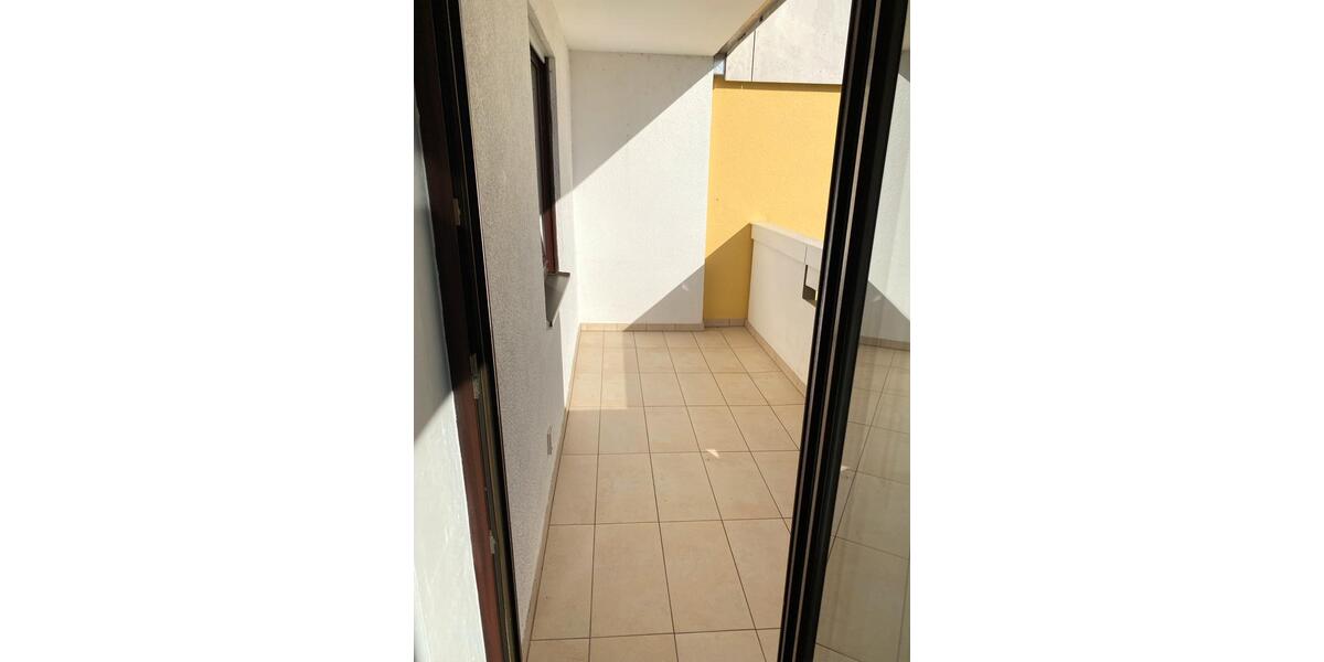 Etagenwohnung Regensburg Galgenberg - 3 Zimmer, 77 m&sup2;, 1.000&euro; | Angebot:25995133