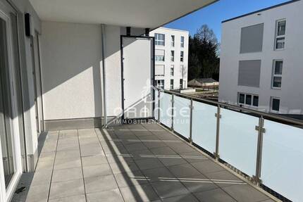 ***Geräumige 4-Zi.-Whg. mit Einbauküche und Balkon!***