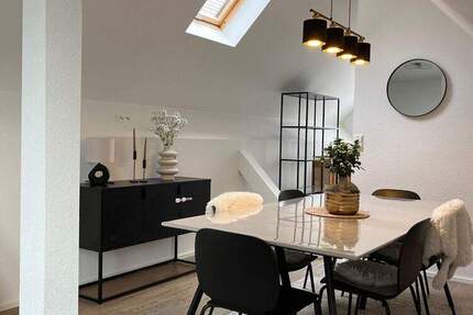 großzügige 3 12 Zimmer-Wohnung in der Nähe beim Marktplatz