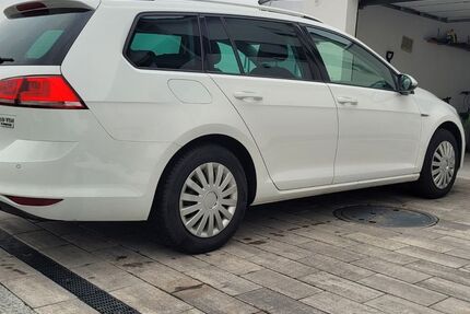 VW Golf 228.014 km 7.490 &euro; Regensburg 93055