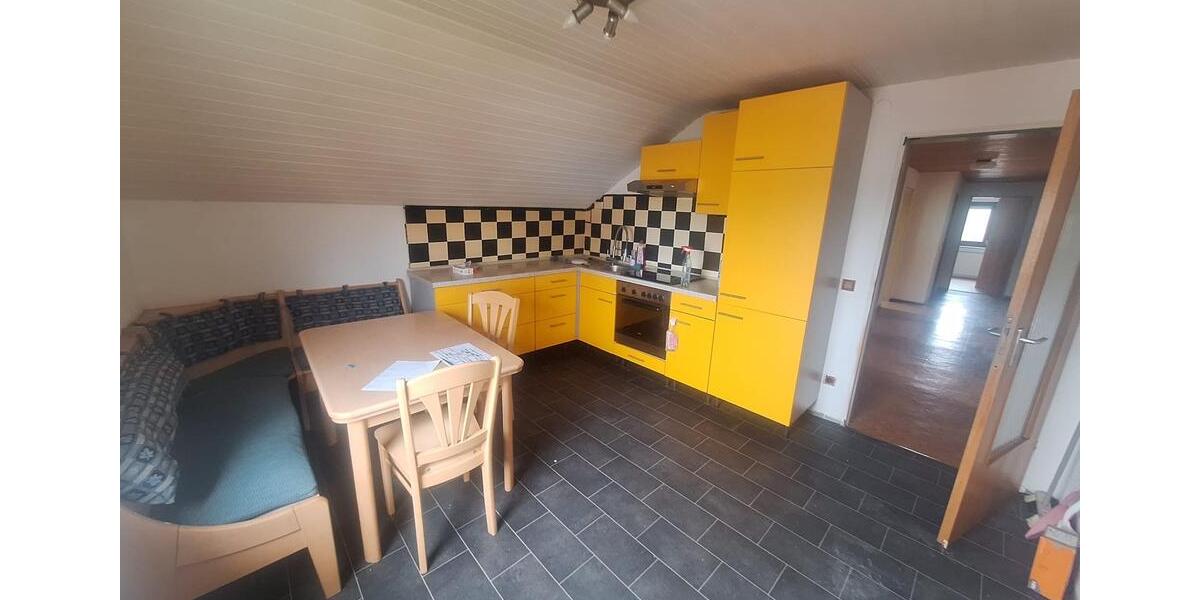 Etagenwohnung Wenzenbach - 4 Zimmer, 125 m&sup2;, 1.300&euro; | Angebot:25944313