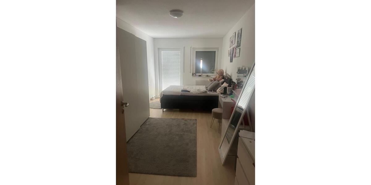 Erdgeschoßwohnung Regenstauf - 3 Zimmer, 82 m&sup2;, 960&euro; | Angebot:26365003