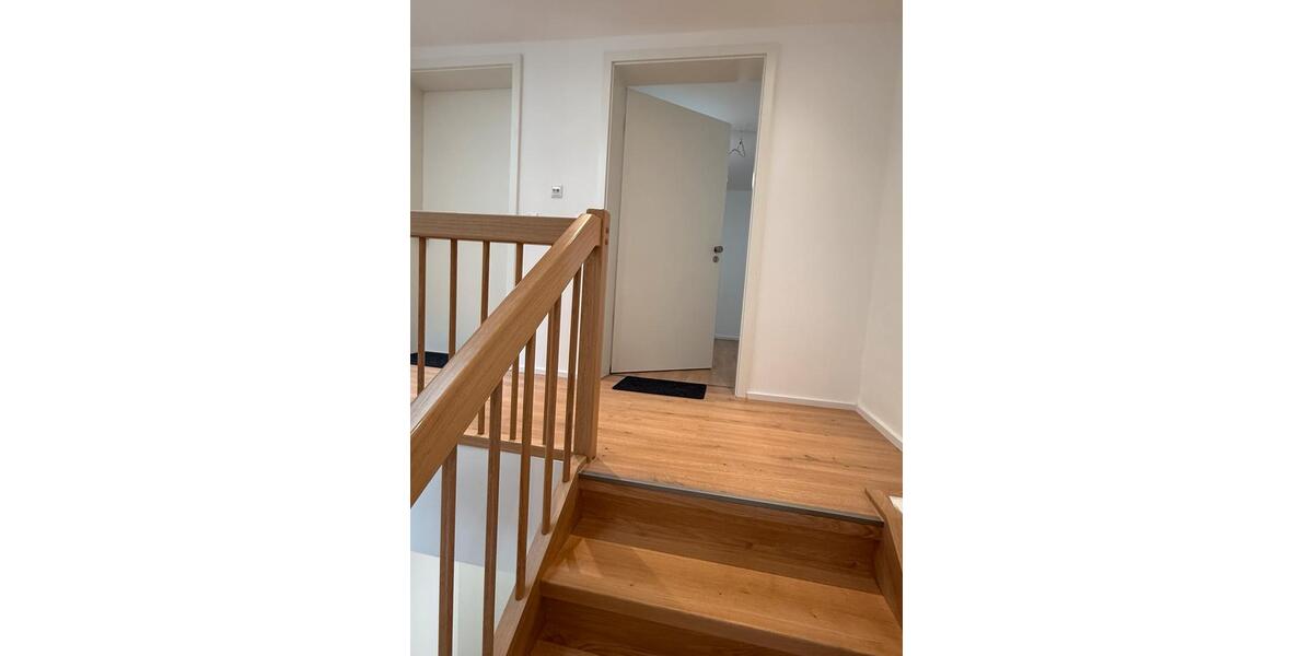 Etagenwohnung Abensberg - 4 Zimmer, 99 m&sup2;, 1.075&euro; | Angebot:26357917