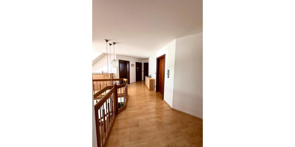 Einfamilienhaus Abensberg - 8 Zimmer, 180 m&sup2;, 2.150&euro; | Angebot:26121492