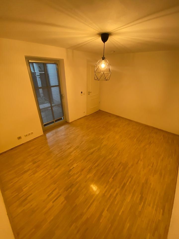 Schicke AltstadtWohnung Regensburg, 2 Zi, 56m², Terrasse, EG