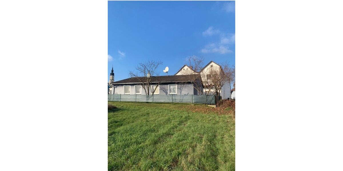 Zwei Einfamilienhäuser mit viel Platz im Zentrum von 84085 Langquaid - Einfamilienhaus Langquaid | Angebot:26624418