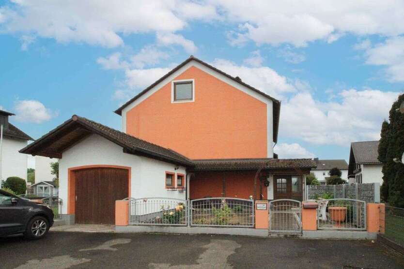 Haus zum Kaufen in Neustadt an der Donau 549.000 € 188.11 m²