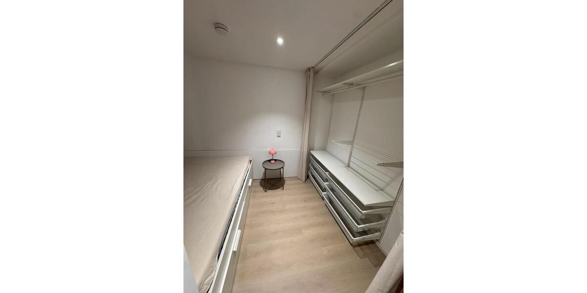 Wohnung mitten in Regensburg, möbliert, EBK inkl., 25qm! 2 zimmer