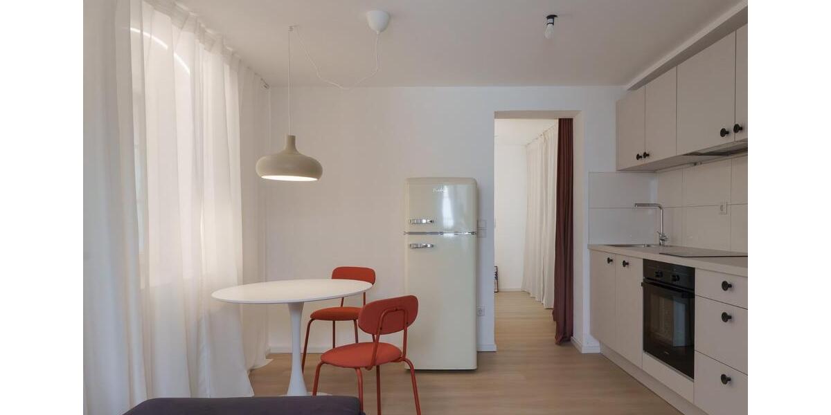 Wohnung mitten in Regensburg, möbliert, EBK inkl., 25qm! 2 zimmer