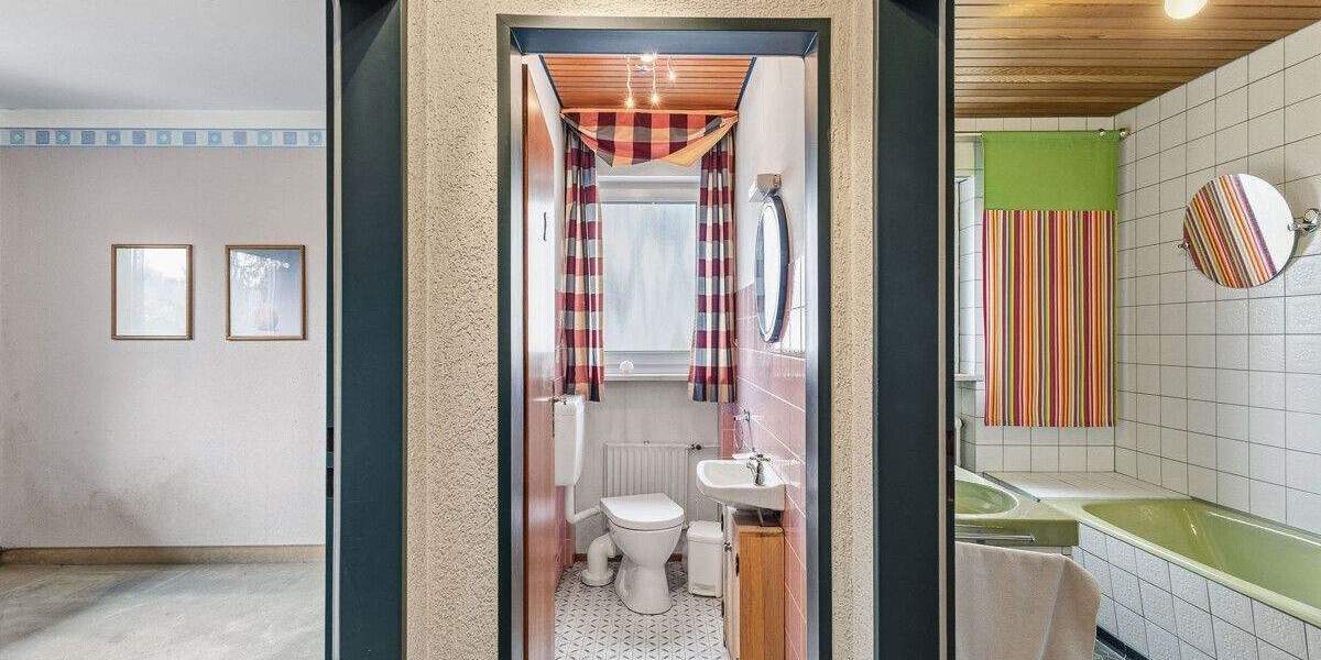 Einfamilienhaus Undorf Undorf - 7 Zimmer, 208 m&sup2;, 599.000&euro; | Angebot:24826005