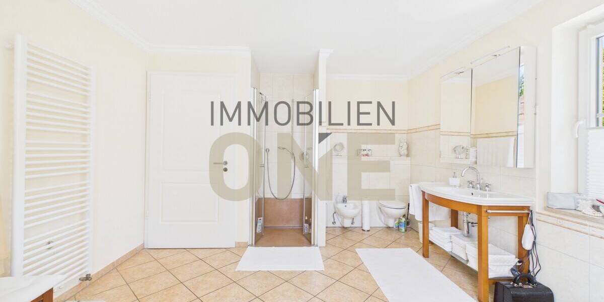 Einfamilienhaus Donaustauf - 5 Zimmer, 247 m&sup2;, 1.090.000&euro; | Angebot:26080859