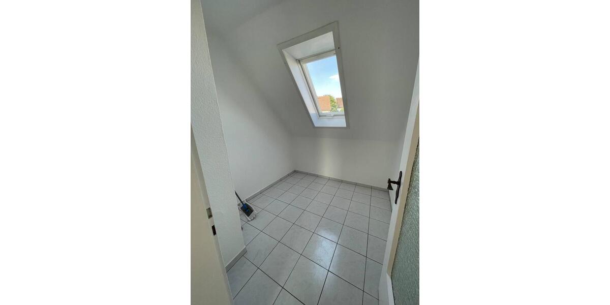 Dachgeschoßwohnung Bad Abbach - 4 Zimmer, 94 m&sup2;, 910&euro; | Angebot:26416478