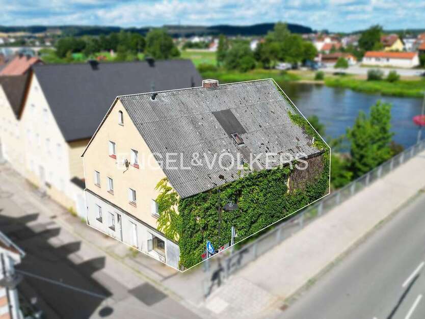 Haus zum Kaufen in Regenstauf 225.000 € 180 m²