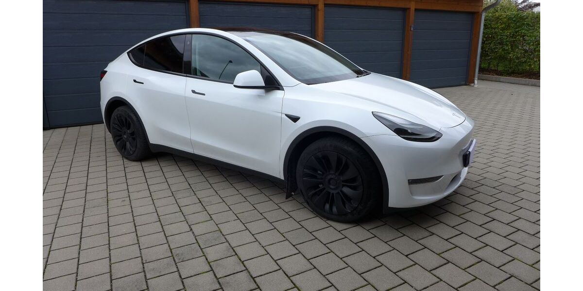 Tesla Model Y 18.800 km 38.700 &euro; Regensburg 93055