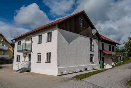 Haus zum Kaufen in Lappersdorf 715.000 € 270 m²