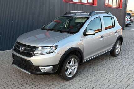 Dacia Sandero 9.300 km 8.980 &euro; Walderbach 93194