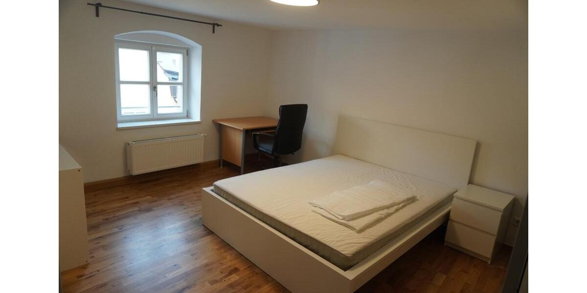 Möbliertes und hochwertiges, zentral gelegenes Zimmer in 2er WG 1 zimmer