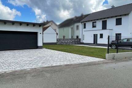 Haus zum Kaufen in Maxhütte-Haidhof 650.000 € 188.6 m² 5 zimmer