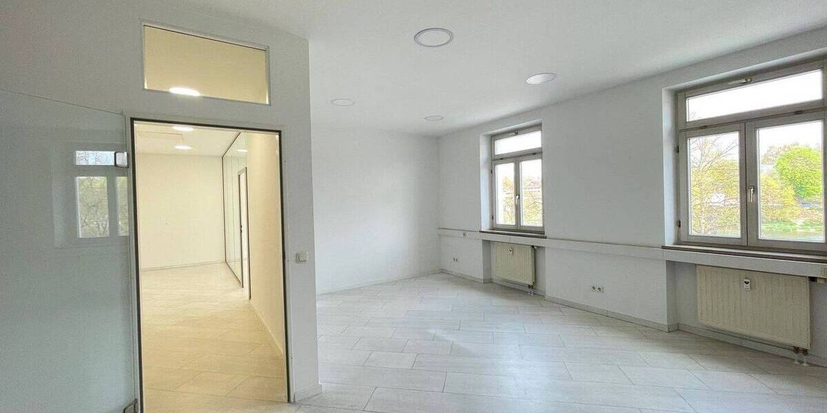 Gewerbeobjekt Regensburg Innenstadt - 6 Zimmer, 170 m&sup2;, 2.200&euro; | Angebot:26207460