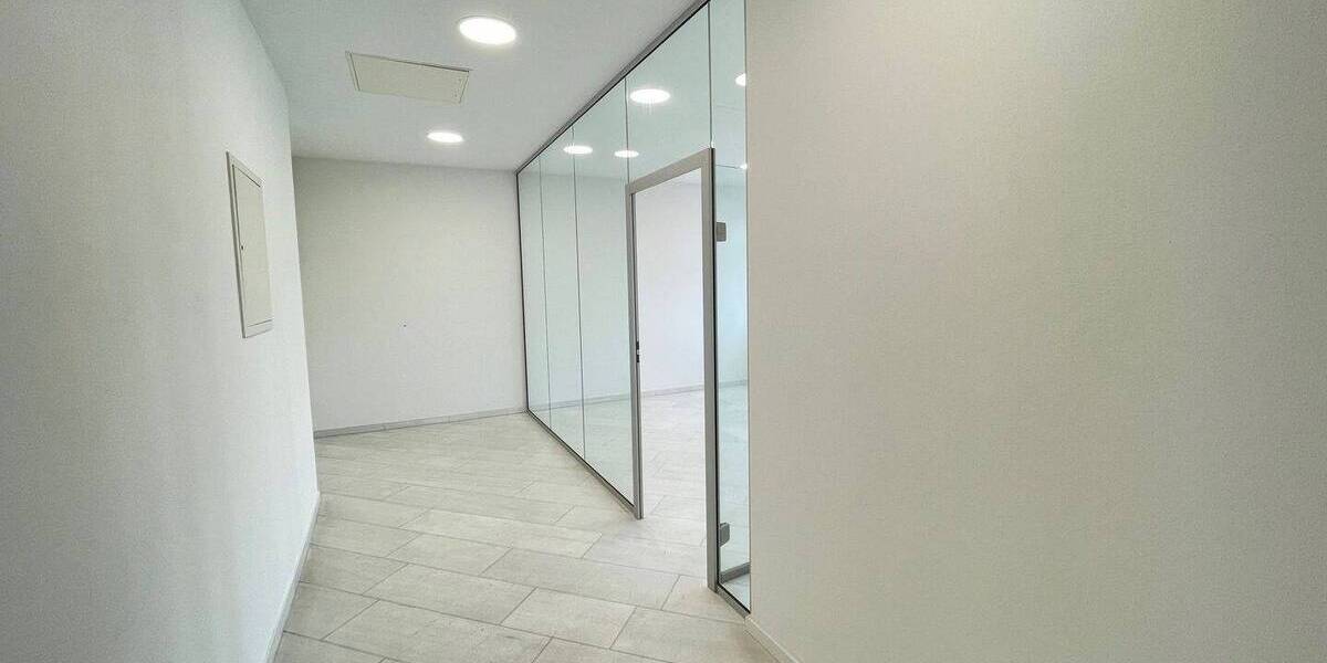 Gewerbeobjekt Regensburg Innenstadt - 6 Zimmer, 170 m&sup2;, 2.200&euro; | Angebot:26207460