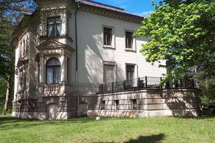 Haus zum Mieten in Großschönau 1.650 € 369 m²
