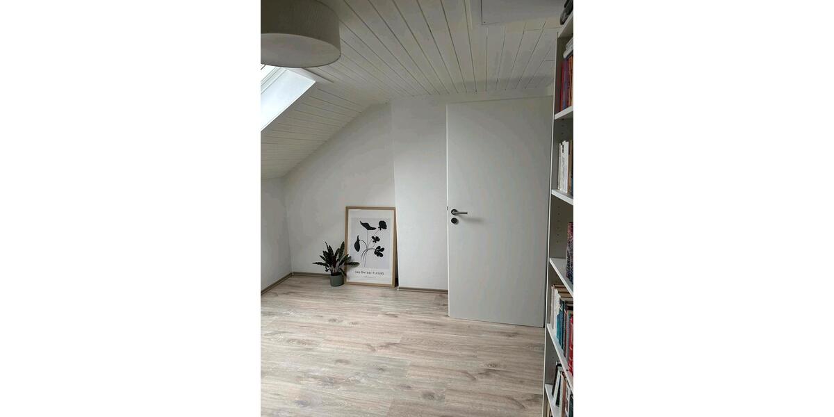 Dachgeschoßwohnung Regensburg Gallingkofen - 3 Zimmer, 45 m&sup2;, 800&euro; | Angebot:25343913