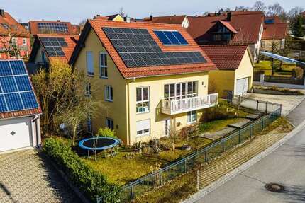 Haus zum Kaufen in Hohenschambach 439.000 € 180 m²