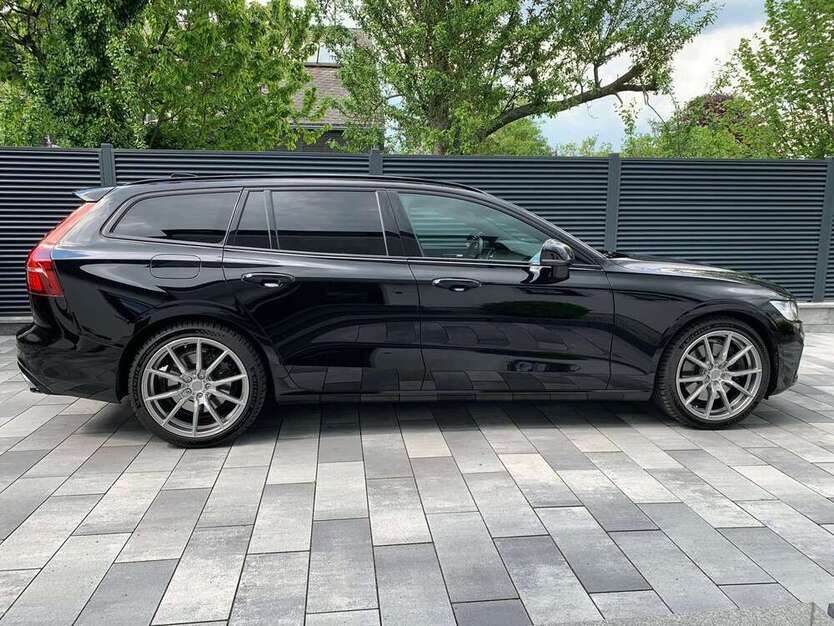 Volvo V60 145.000 km 22.500 € Regensburg 93055