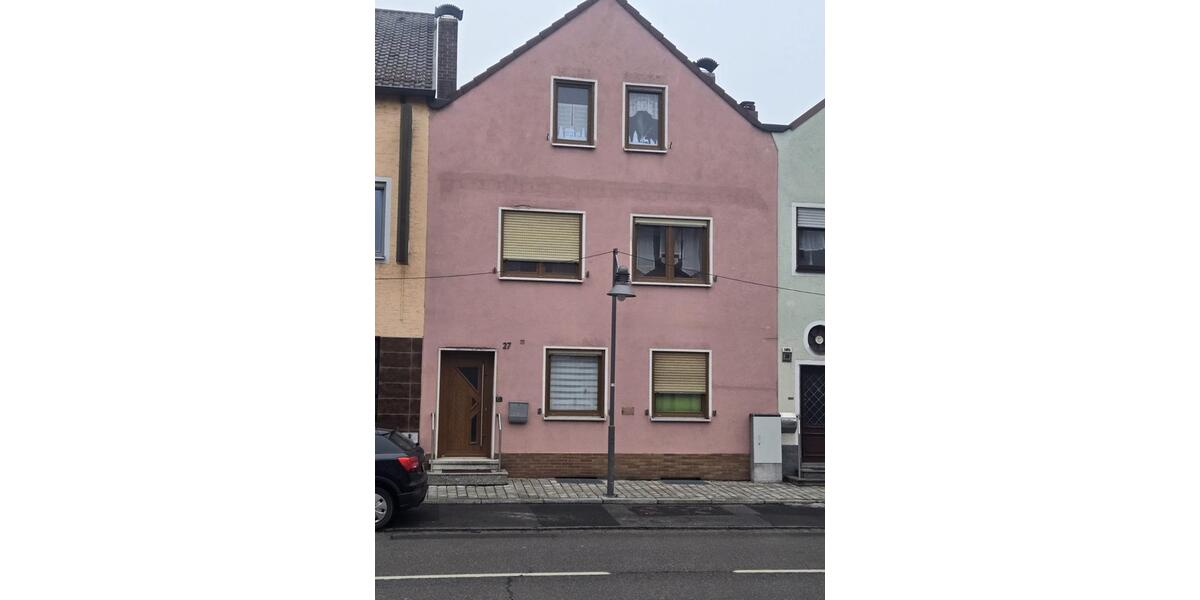 Reihenhaus Burglengenfeld - 9 Zimmer, 213 m&sup2;, 380.000&euro; | Angebot:24652306