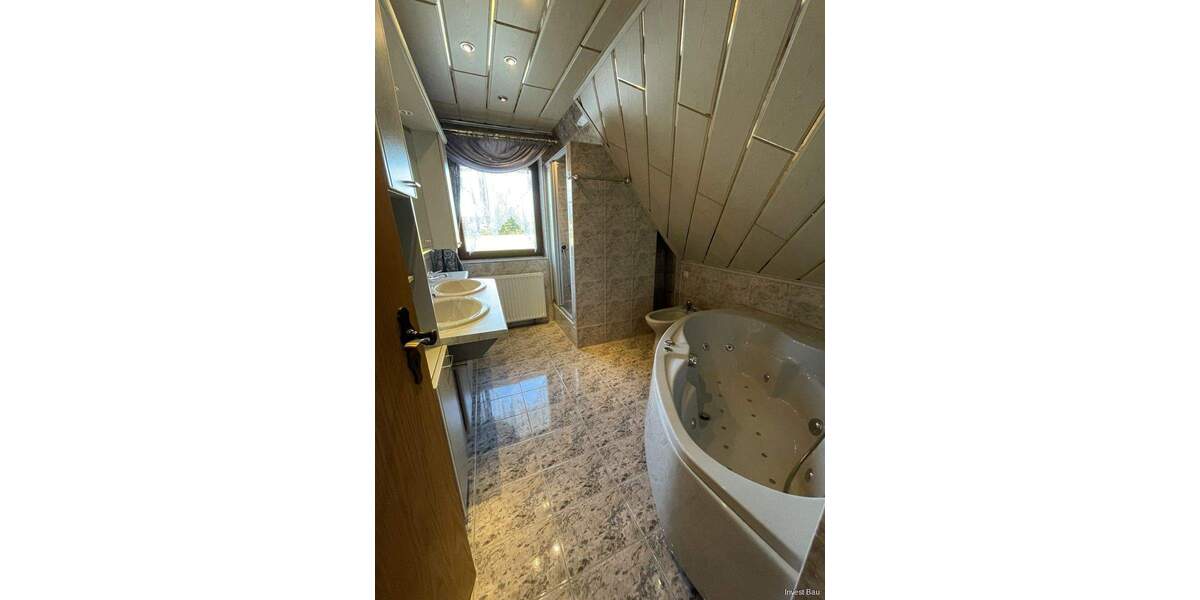 Einfamilienhaus Abensberg - 9 Zimmer, 190 m&sup2;, 490.000&euro; | Angebot:25739846