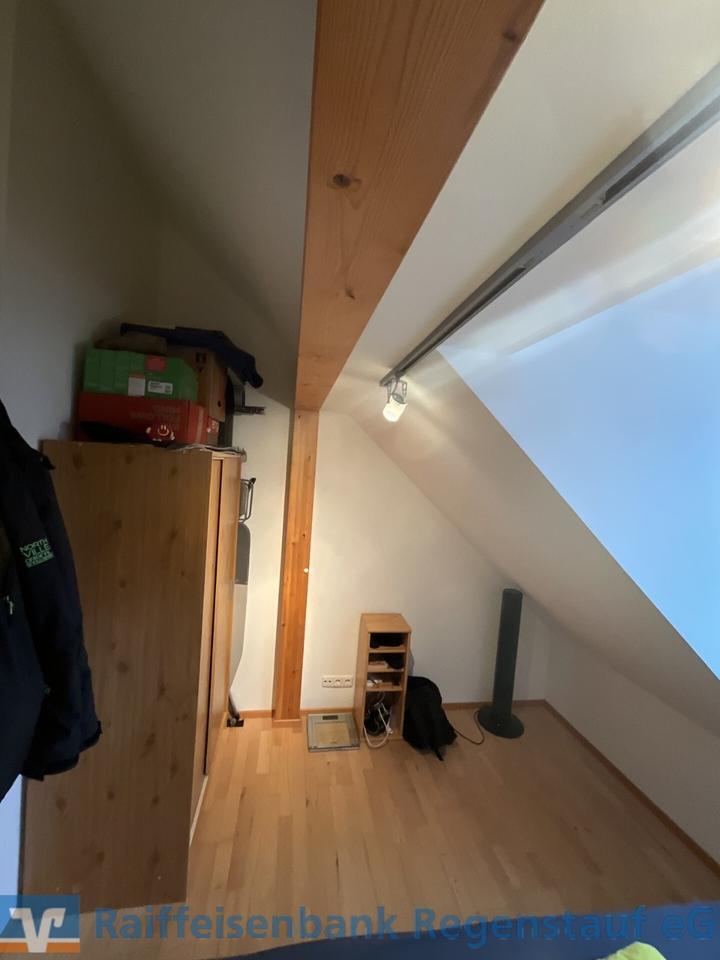 Charmante Dachgeschoßwohnung im Süden Regensburgs!