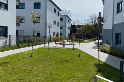 Hochwertige Wohnung 1.OG, 90qm , 3 Zimmer, Balkon, 2 TG Stellpl 3 zimmer