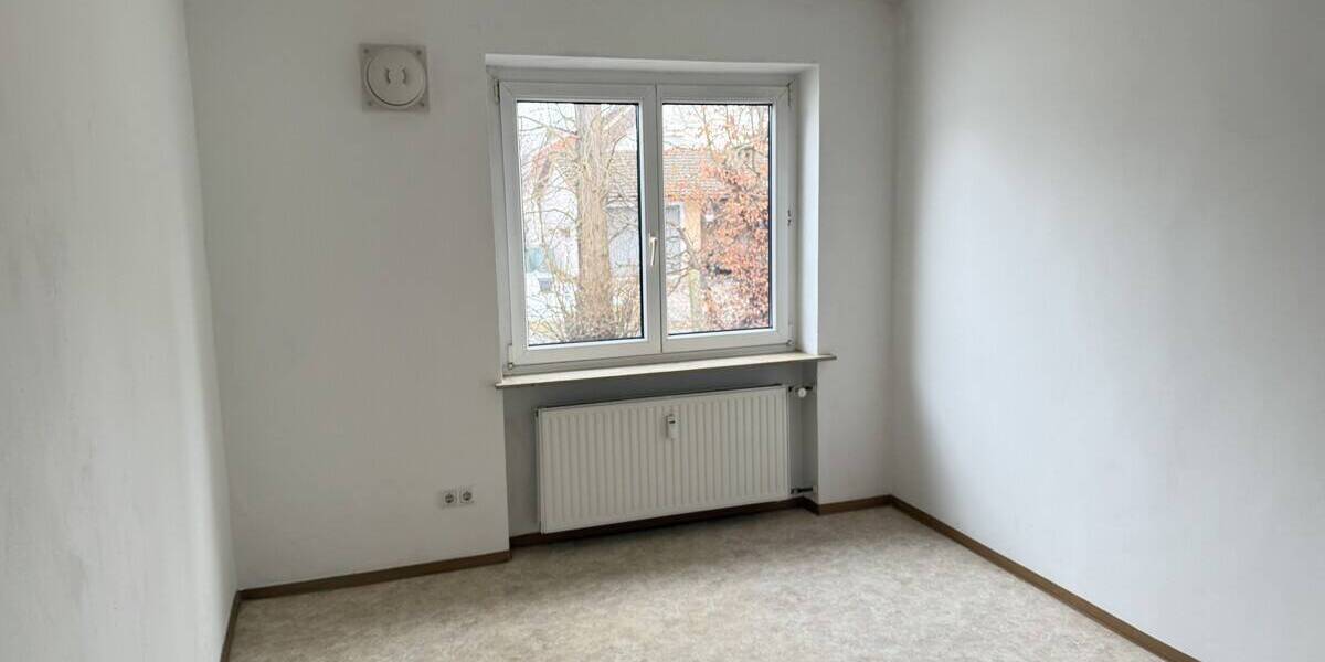 Etagenwohnung Nittenau Bergham - 4 Zimmer, 95 m&sup2;, 750&euro; | Angebot:26556811