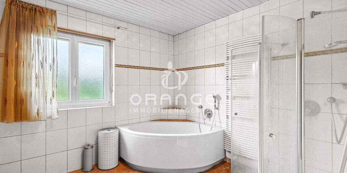 Bungalow Regensburg Kumpfmühl-Ziegetsdorf-Neuprüll - 4 Zimmer, 145 m&sup2;, 685.000&euro; | Angebot:25678546